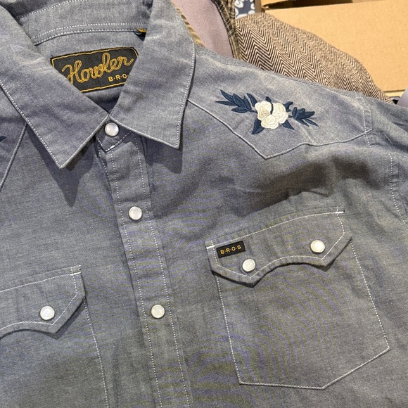 Howler Brothers - Rare -  Gray Floral Embroidered Shirt - size MEDIUM /NWOT - Picture 5 of 6